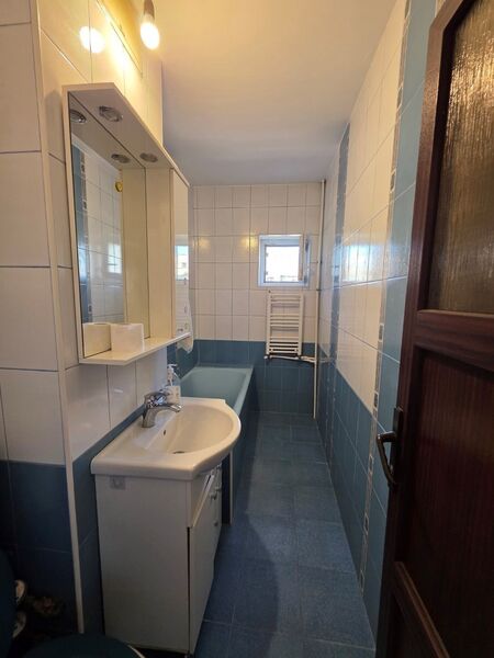 Sincai, 5 minute metrou Timpuri Noi, bloc 1986, stradal, vedere mixta,