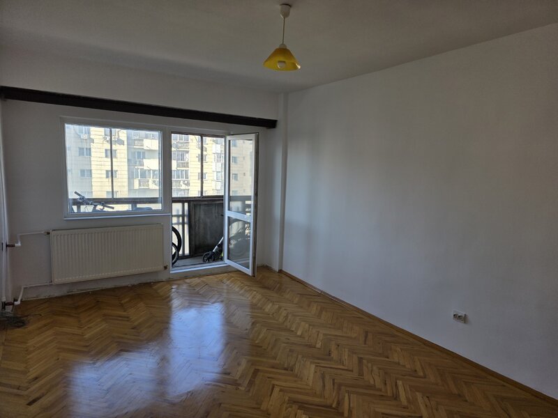 Sincai, 5 minute metrou Timpuri Noi, bloc 1986, stradal, vedere mixta,