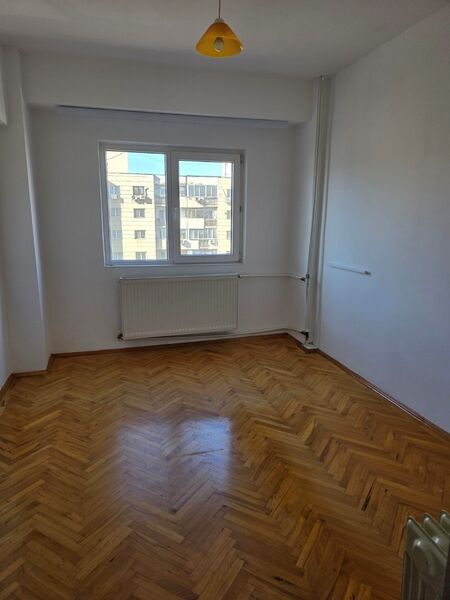 Sincai, 5 minute metrou Timpuri Noi, bloc 1986, stradal, vedere mixta,