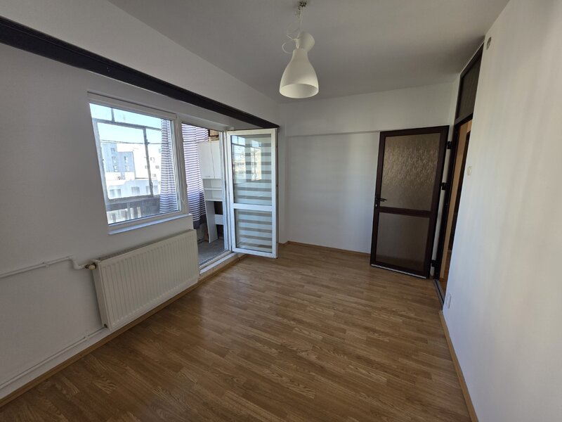 Sincai, 5 minute metrou Timpuri Noi, bloc 1986, stradal, vedere mixta,