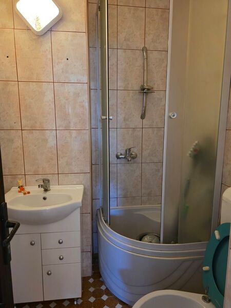 Sincai, 5 minute metrou Timpuri Noi, bloc 1986, stradal, vedere mixta,