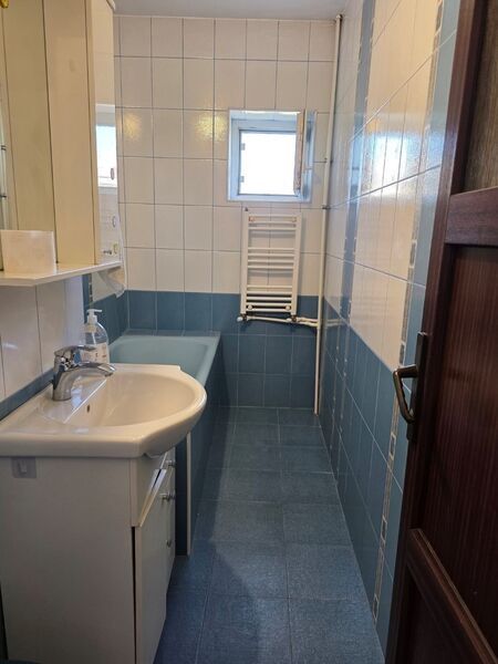 Sincai, 5 minute metrou Timpuri Noi, bloc 1986, stradal, vedere mixta,